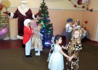 Новогодний праздник «Дед Мороз пришел к нам снова»  в МДОУ «Новокатериновский детский сад «Цветочек» Старобешевского района